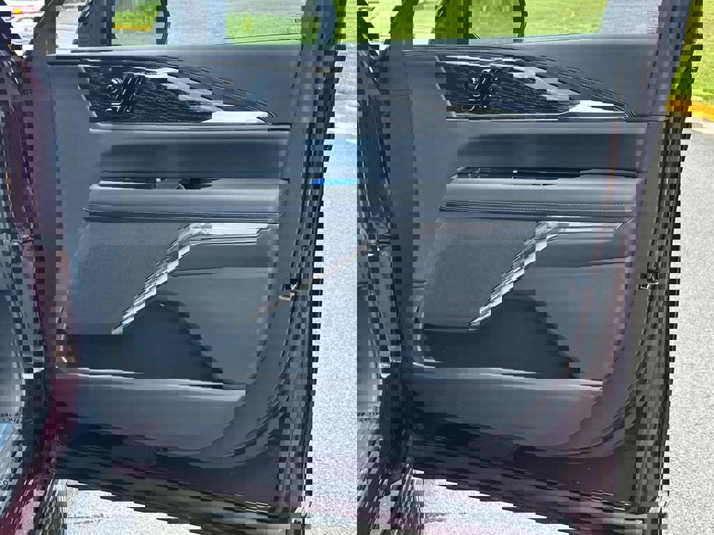 New 2026 Cadillac Escalade IQ Luxury 1 w/ LPO, Floor Liner Package image 8