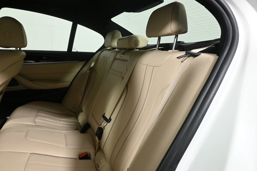 Used 2018 BMW 530i xDrive AWD/4WD image 6