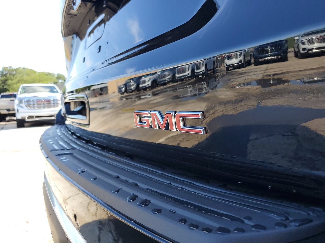 New 2026 GMC Yukon XL Denali w/ Denali Reserve Package AWD/4WD image 7