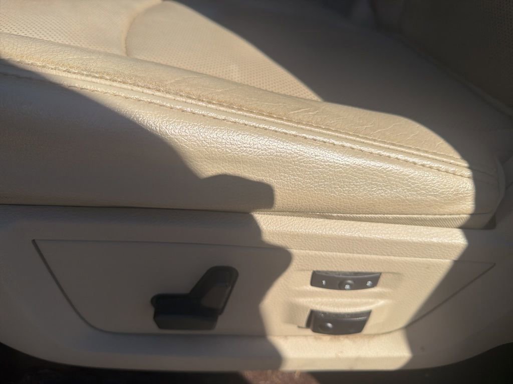 Used 2017 RAM 1500 Laramie w/ Convenience Group image 15