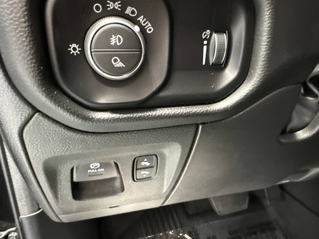 Used 2023 RAM 1500 Big Horn AWD/4WD image 19