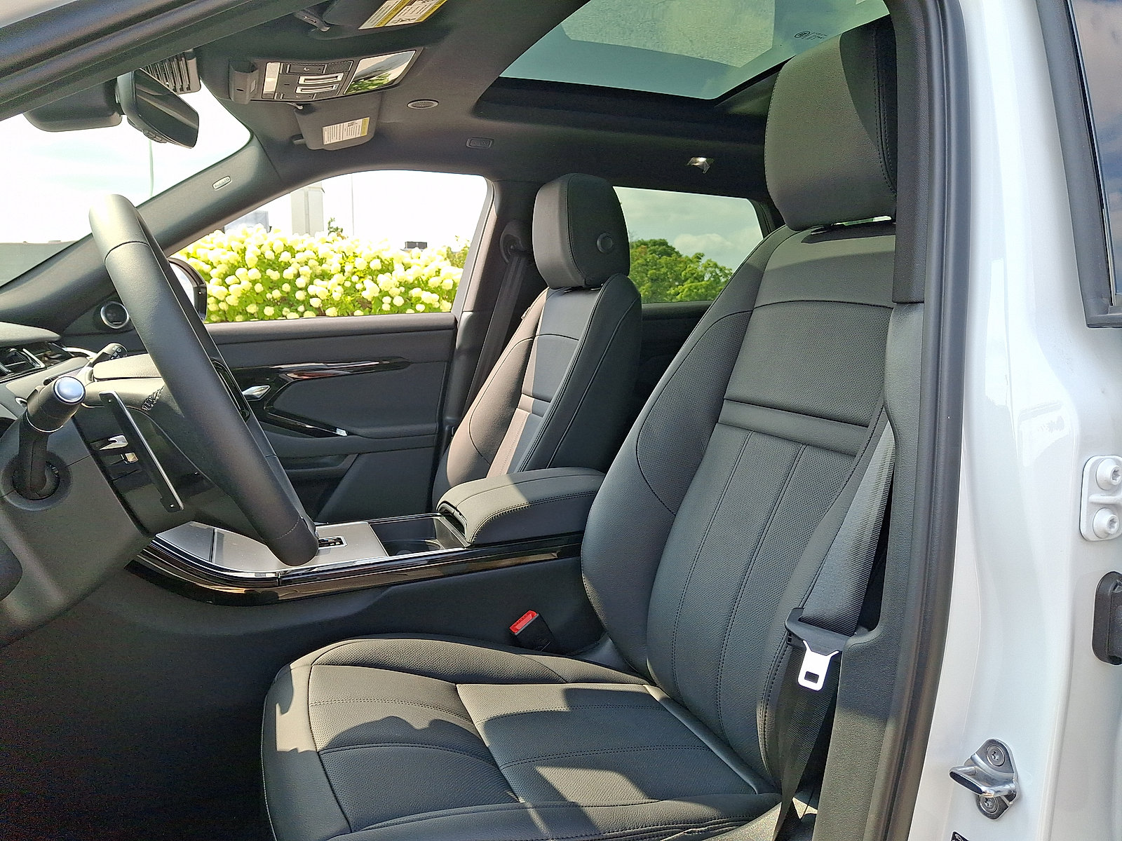 New 2026 Land Rover Range Rover Evoque S AWD/4WD image 9