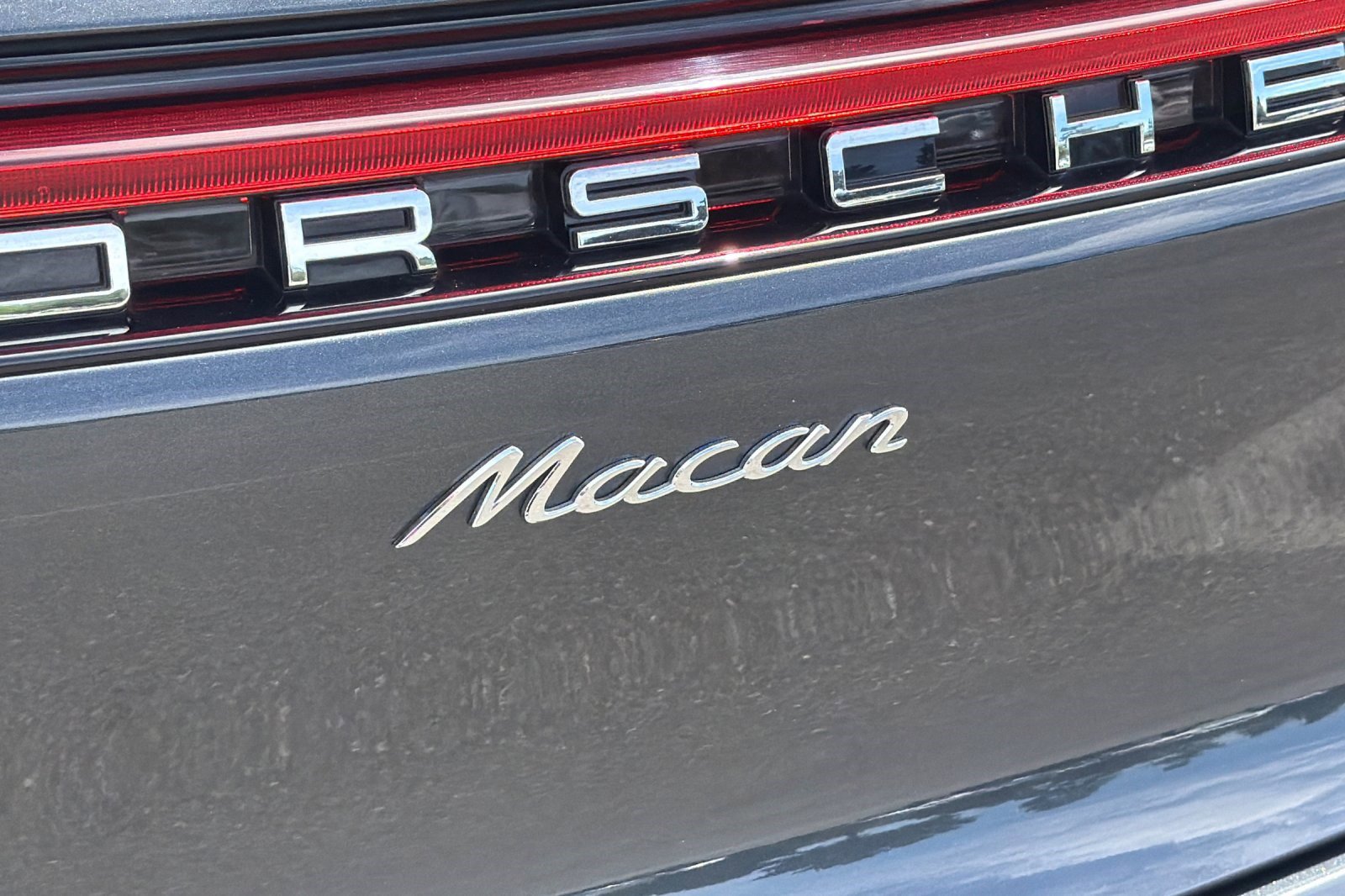 Used 2025 Porsche Macan image 38