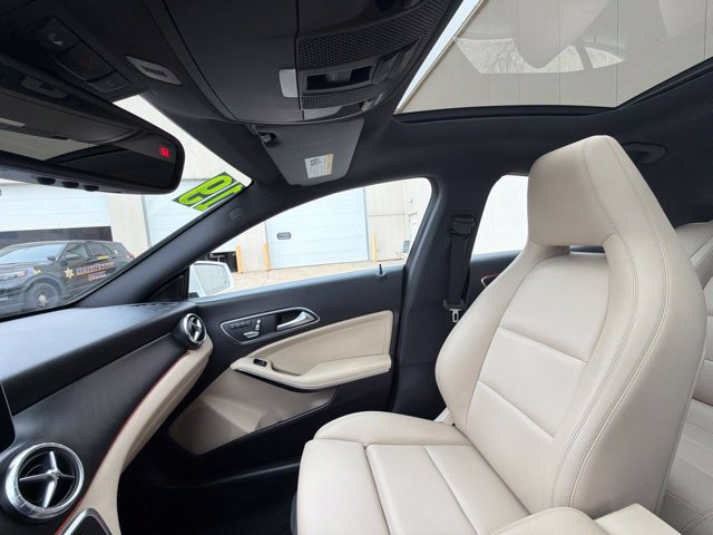 Used 2019 Mercedes-Benz CLA 250 4MATIC image 35