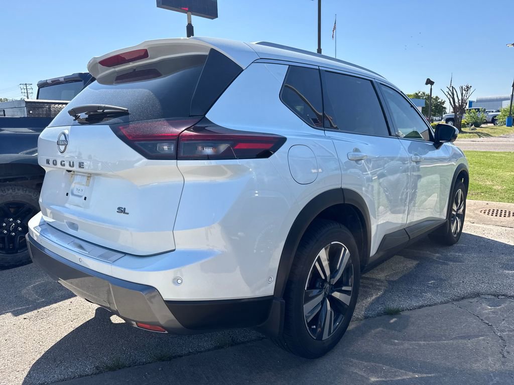 Used 2024 Nissan Rogue SL w/ SL Premium Package FWD image 4