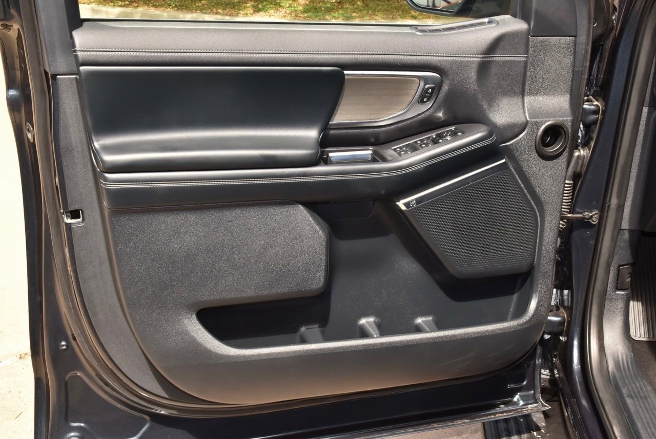 Certified 2025 Ford Expedition Platinum image 36
