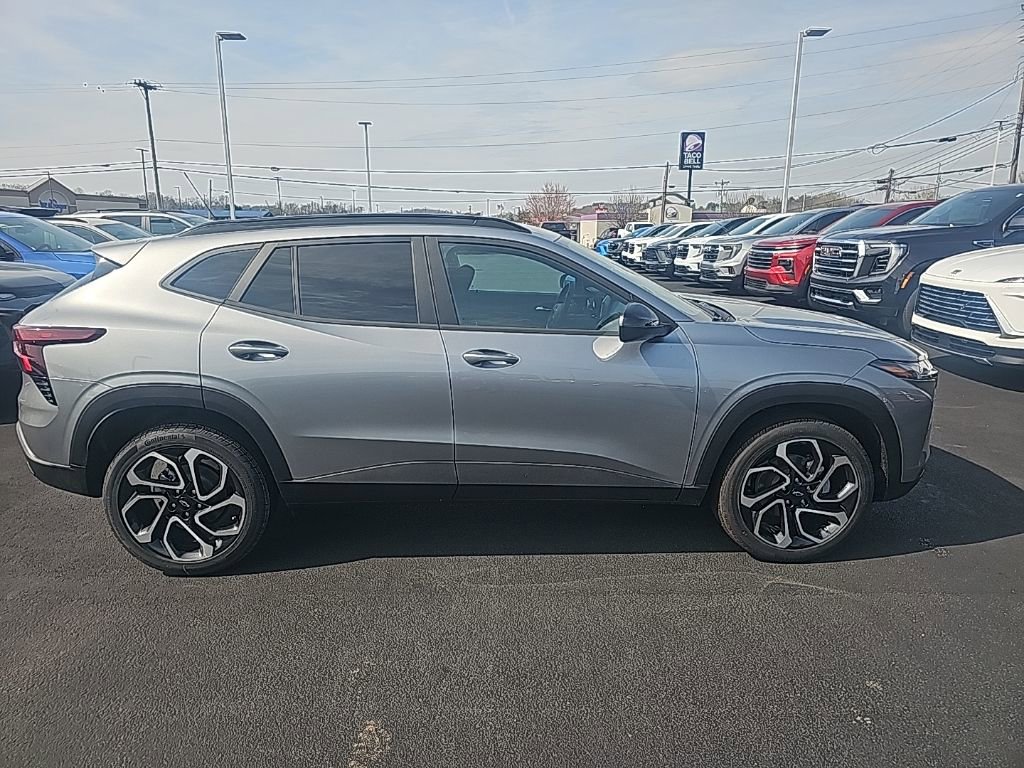 New 2026 Chevrolet Trax RS w/ Sunroof Package image 4