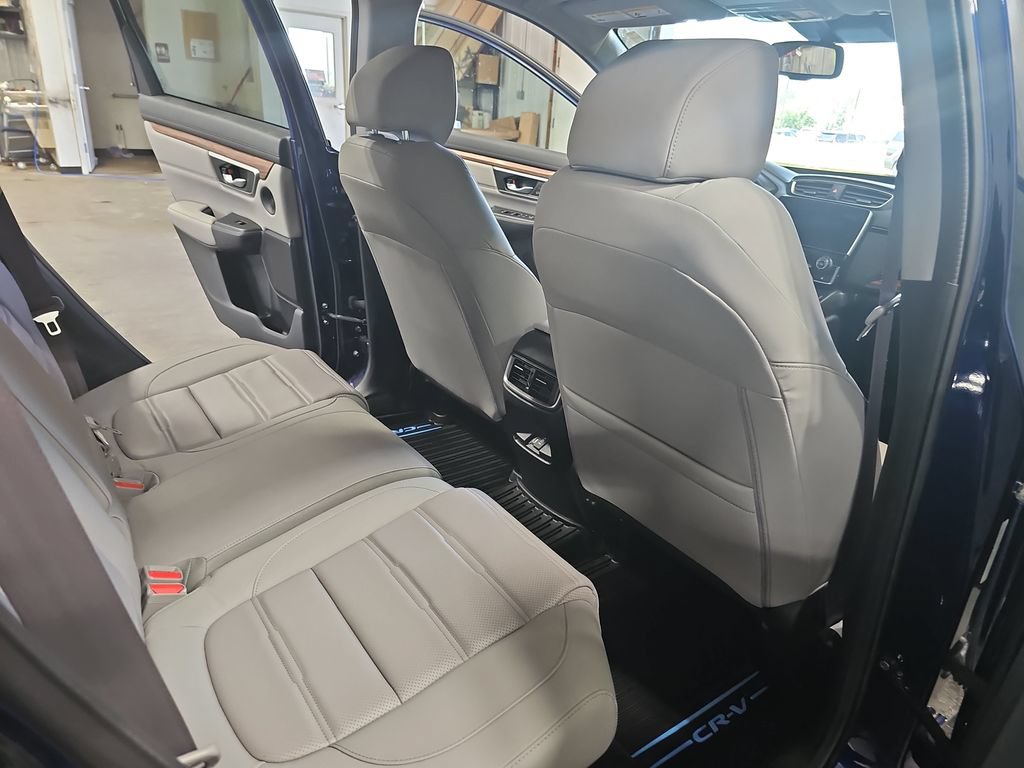 Used 2022 Honda CR-V Touring image 11