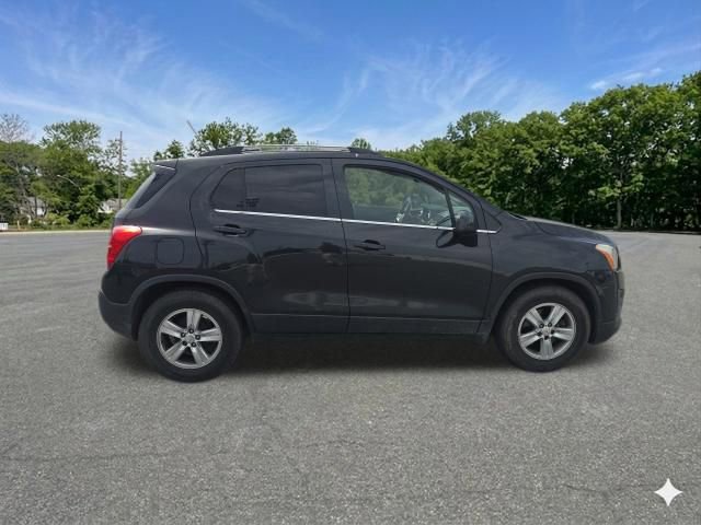 Used 2016 Chevrolet Trax LT w/ LT Convenience Package FWD image 8