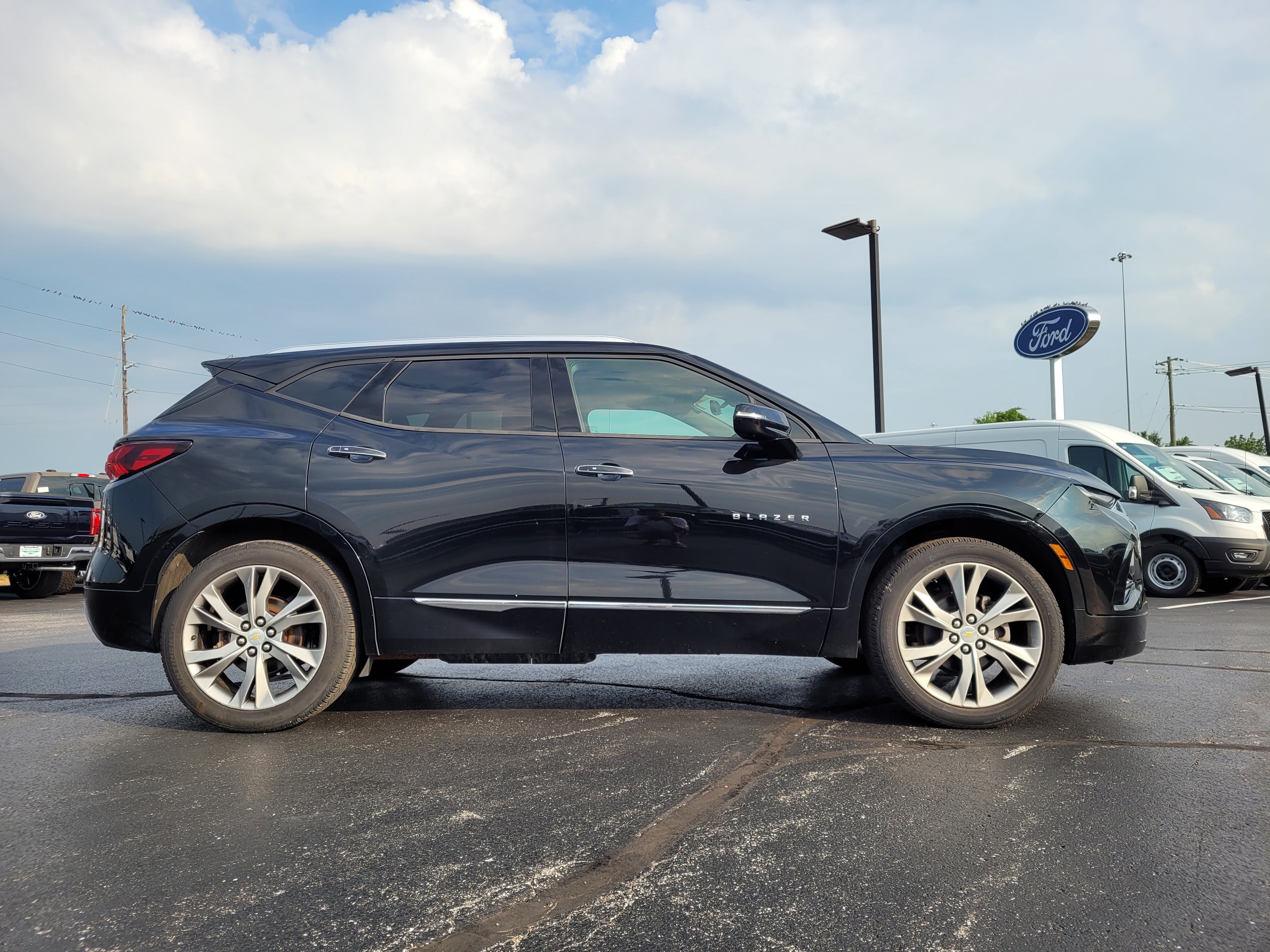 Used 2020 Chevrolet Blazer Premier w/ Driver Confidence II Package AWD/4WD image 2