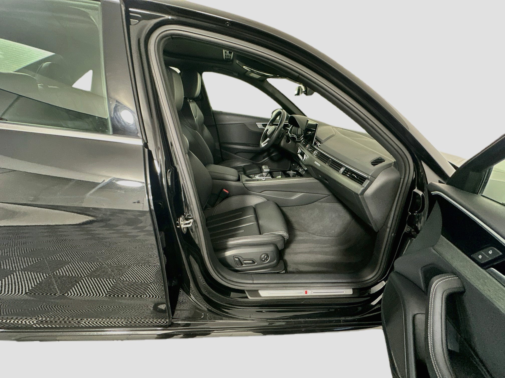 Used 2024 Audi A4 2.0T Premium Plus AWD/4WD image 31