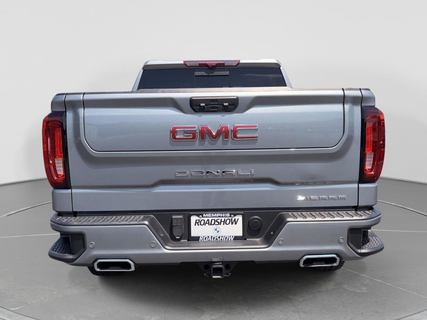 Used 2024 GMC Sierra 1500 Denali w/ Technology Package AWD/4WD image 4