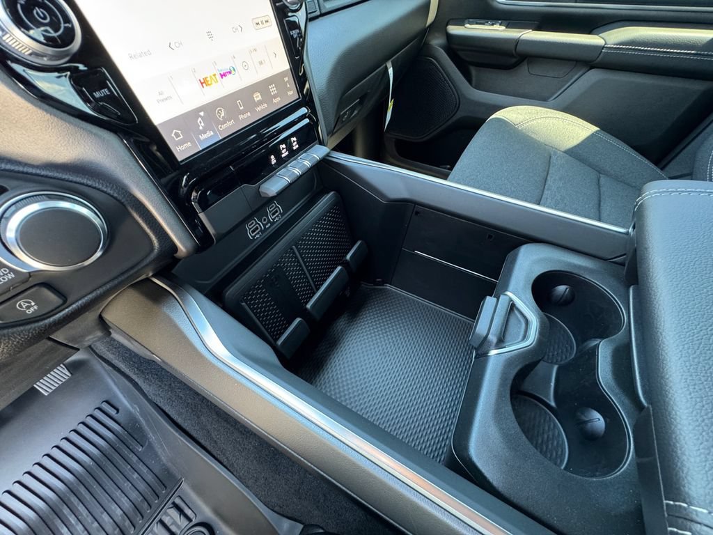 New 2026 RAM 1500 Big Horn AWD/4WD image 29