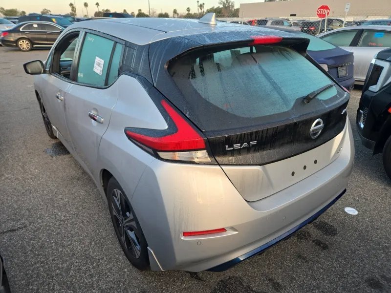 Used 2021 Nissan Leaf SV w/ SV Technology Package image 4