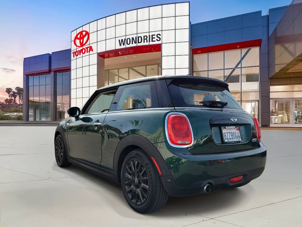 Used 2018 MINI Cooper 2-Door Hardtop image 3