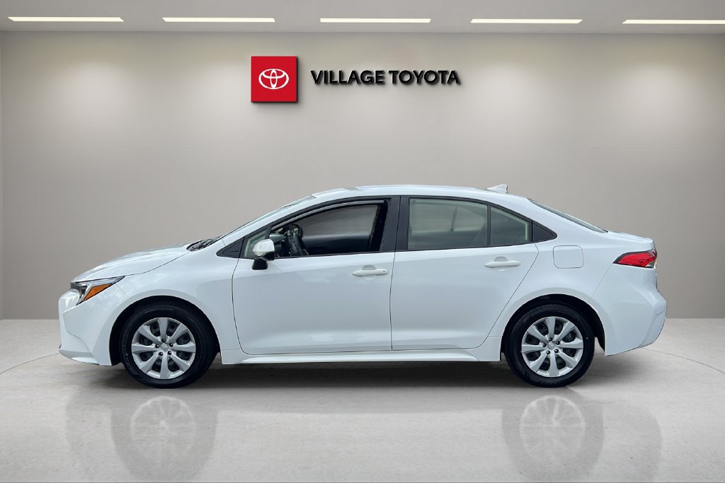 Used 2026 Toyota Corolla LE FWD image 2