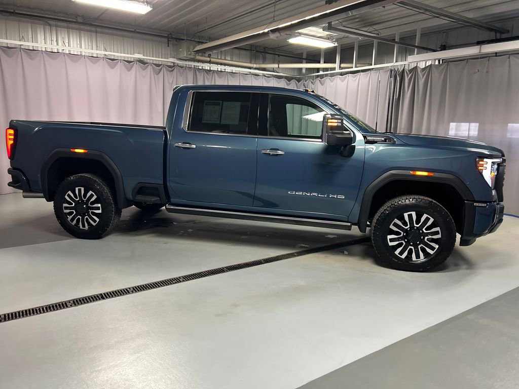 Used 2025 GMC Sierra 2500 Denali Ultimate AWD/4WD image 8