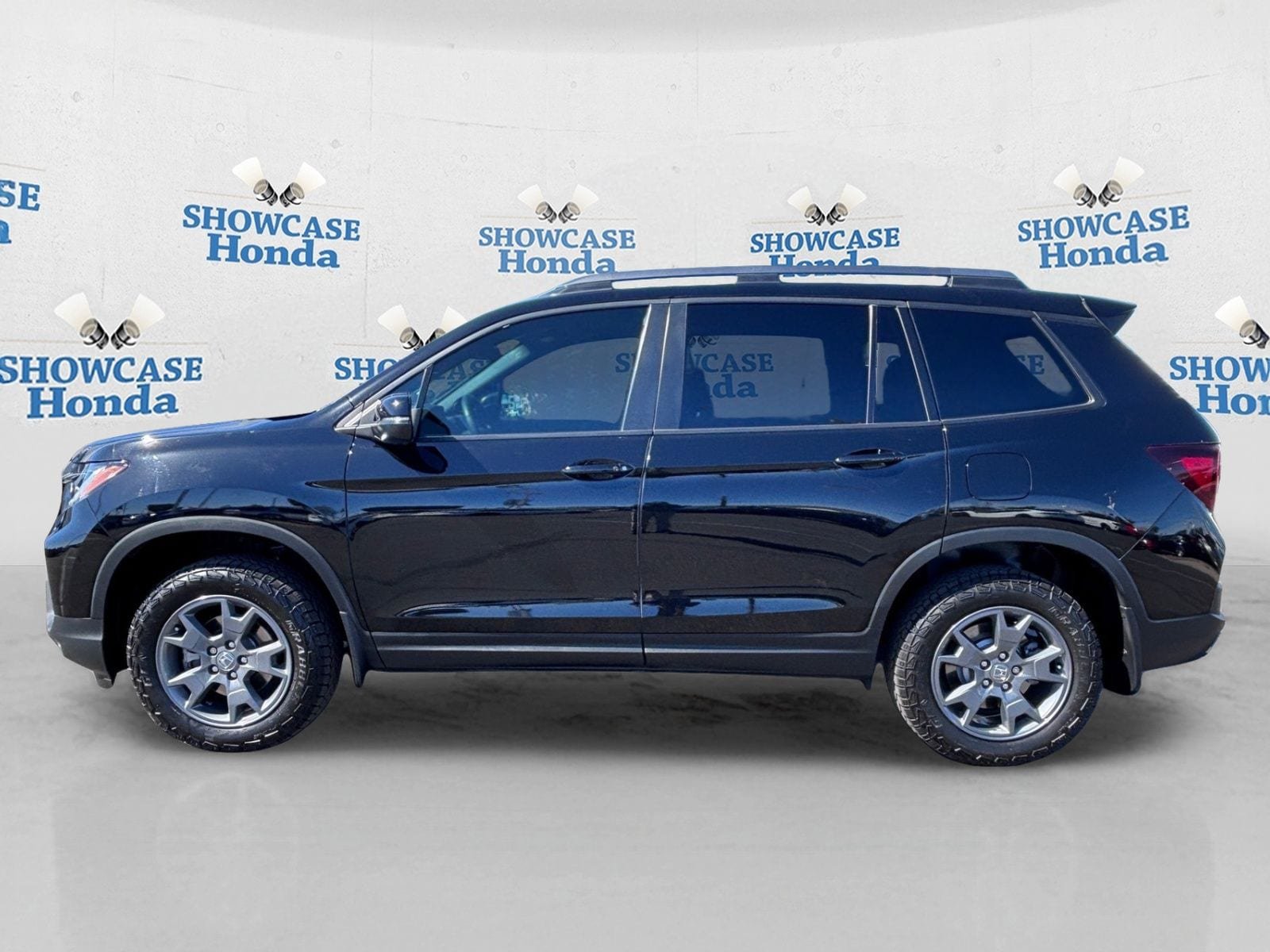 Certified 2025 Honda Passport TrailSport image 4