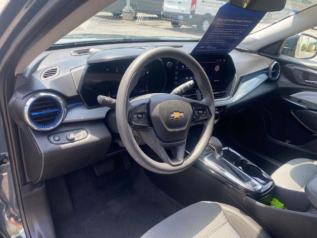 Used 2025 Chevrolet Trax LT FWD image 11