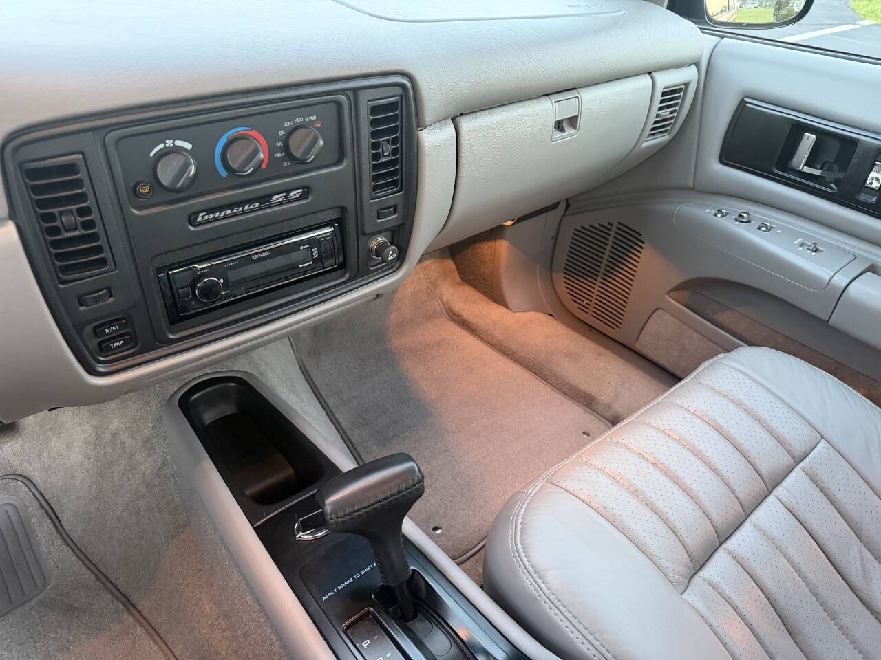 Used 1996 Chevrolet Impala SS RWD image 38