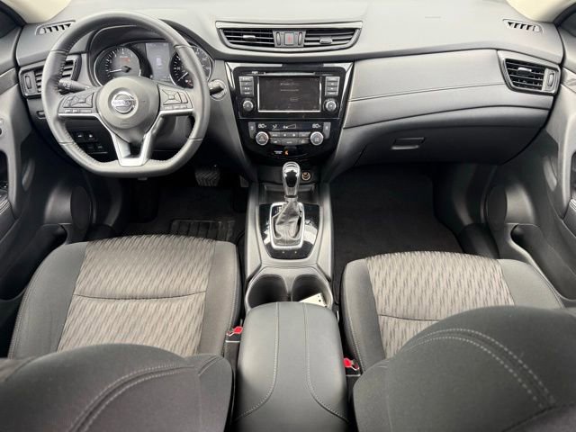 Used 2020 Nissan Rogue SV image 24