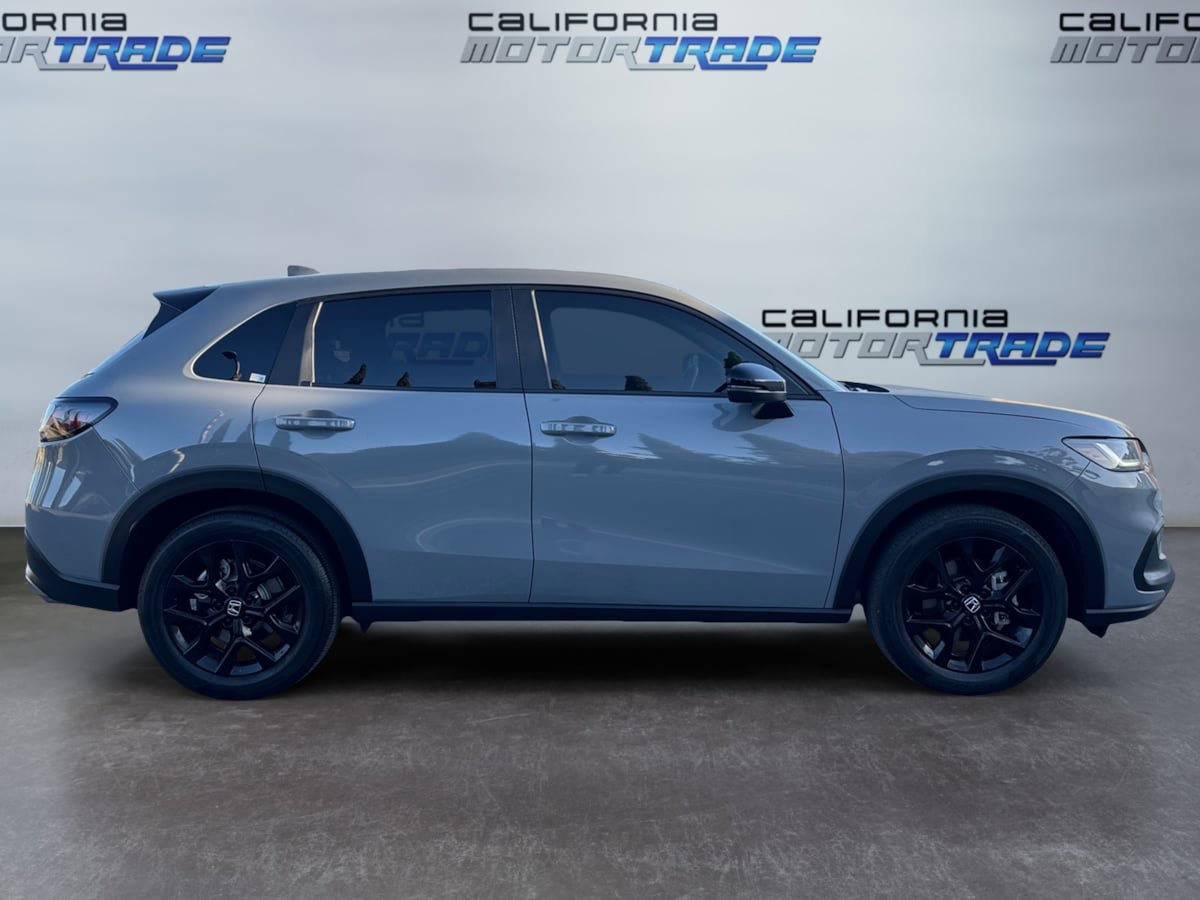 Used 2025 Honda HR-V Sport image 4