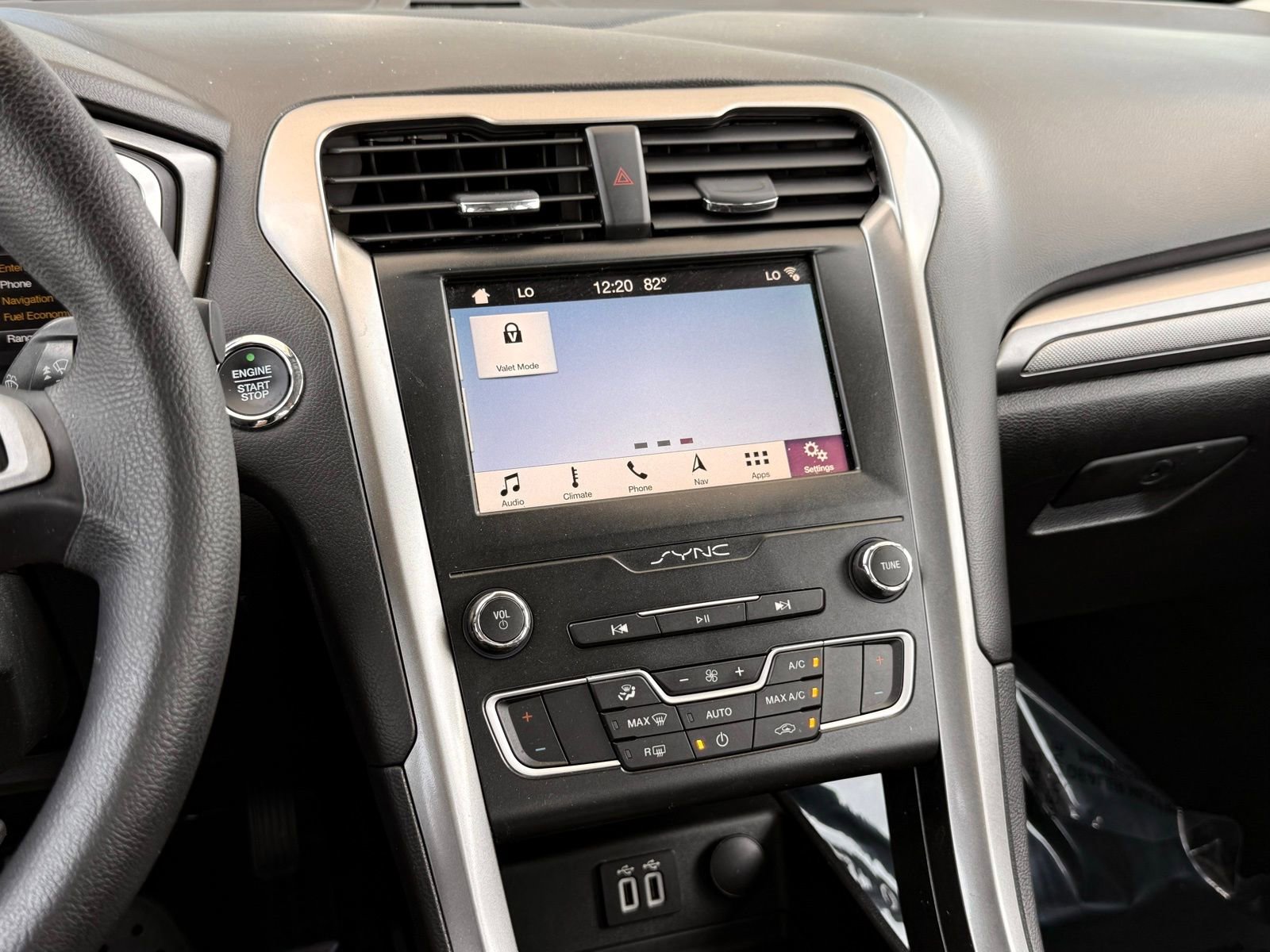 Used 2019 Ford Fusion SE FWD image 32