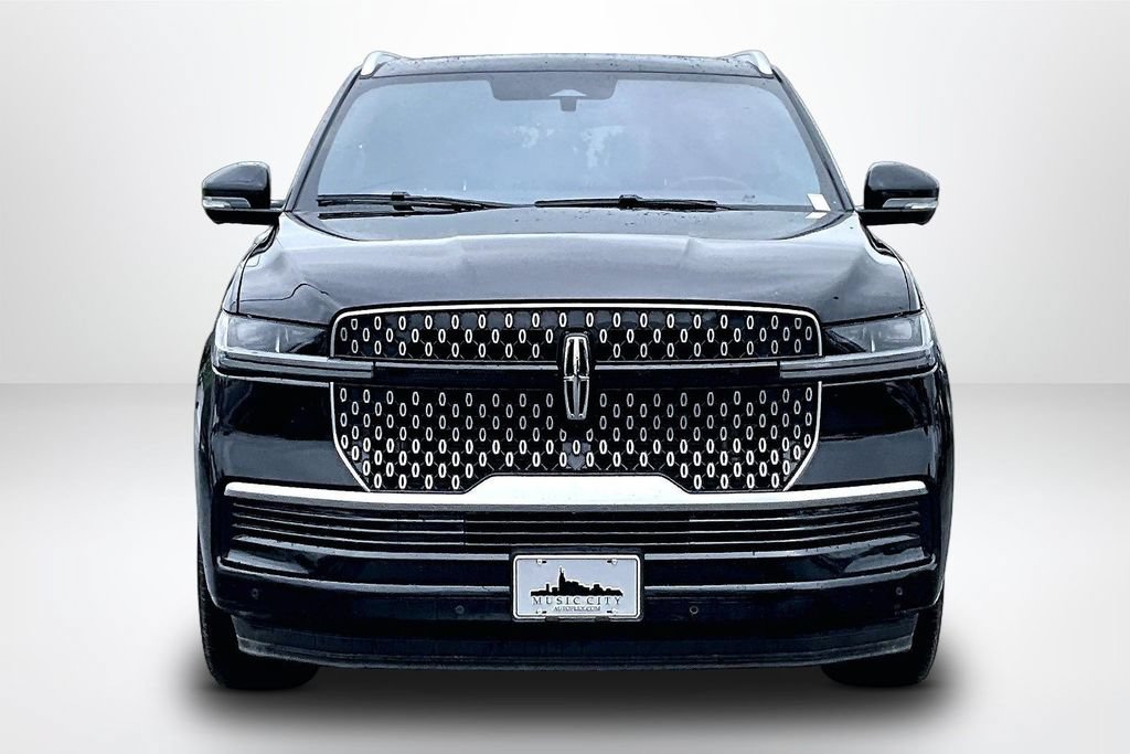 Used 2025 Lincoln Navigator L Reserve AWD/4WD image 2