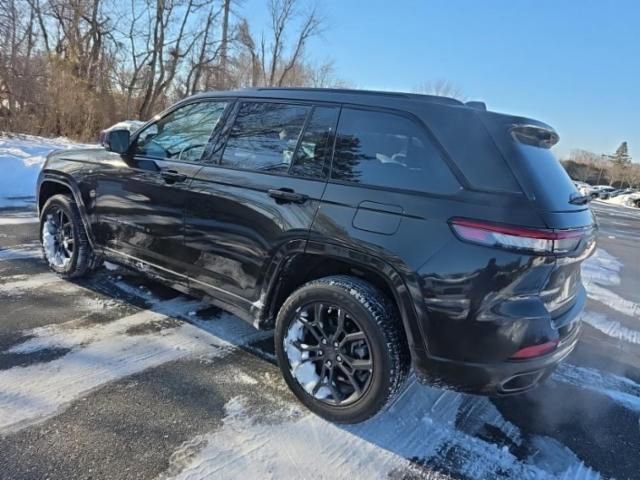 Used 2023 Jeep Grand Cherokee 30th Anniversary image 6
