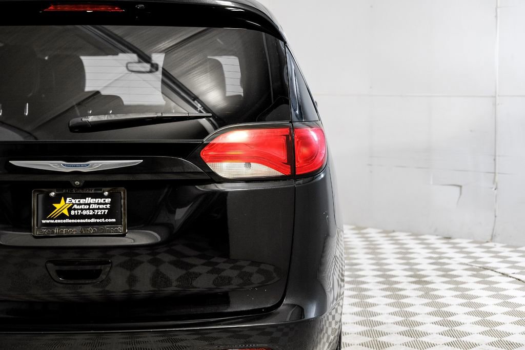 Used 2020 Chrysler Voyager Lxi image 47