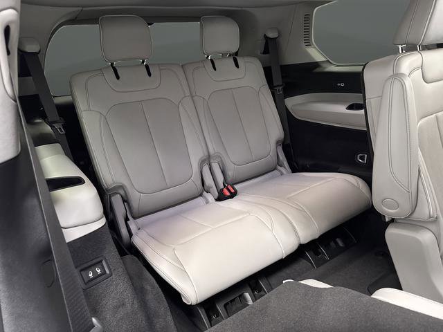 Used 2021 Jeep Grand Cherokee L Overland w/ Advanced Protech Group III image 36