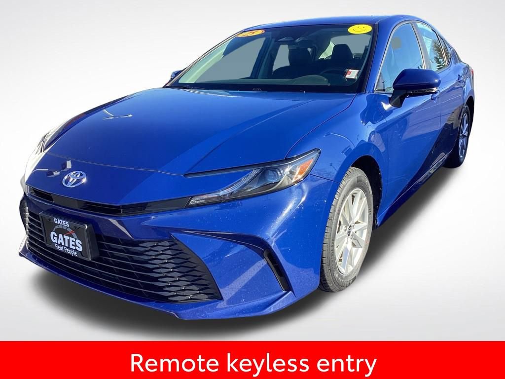 Used 2025 Toyota Camry LE FWD image 5