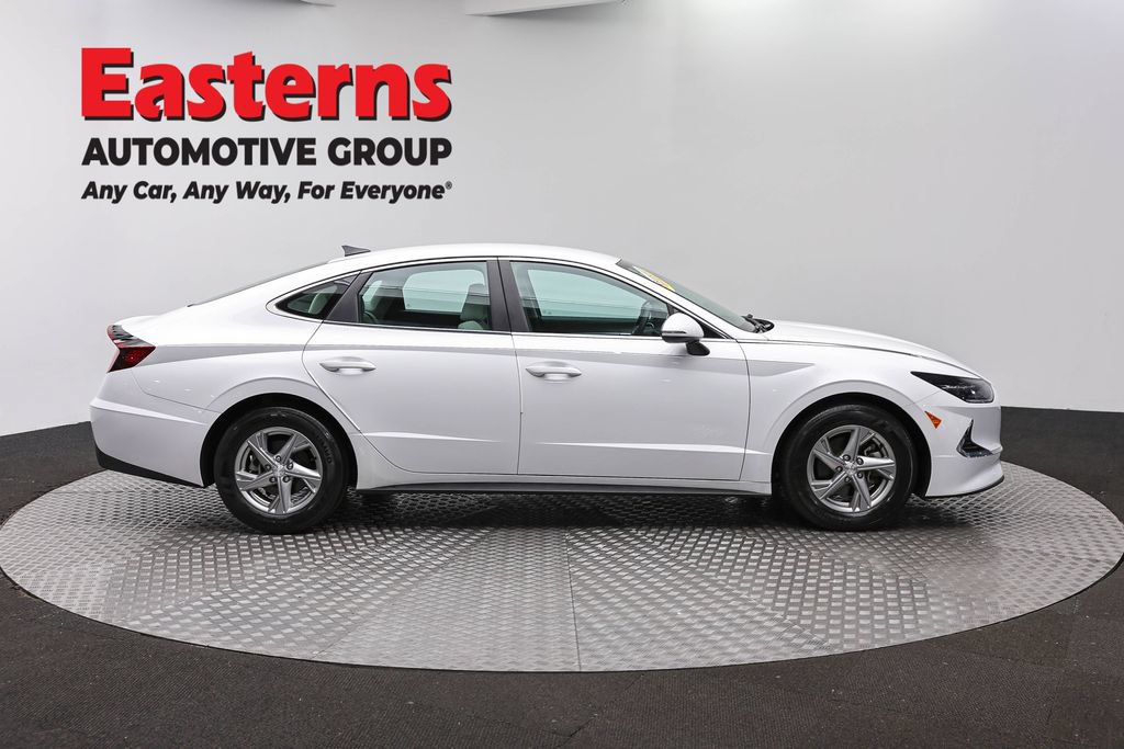Used 2023 Hyundai Sonata SE FWD image 4
