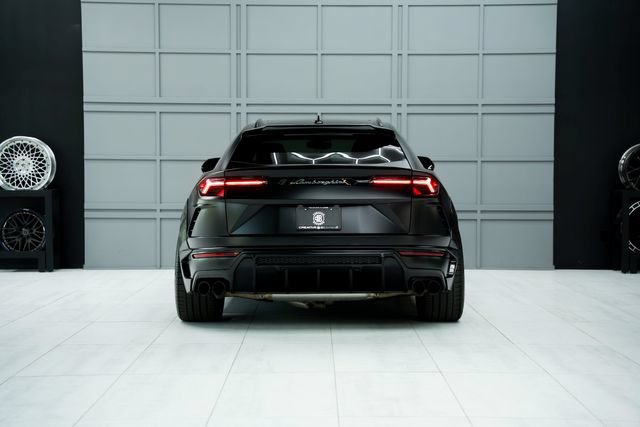 Used 2021 Lamborghini Urus AWD/4WD image 35