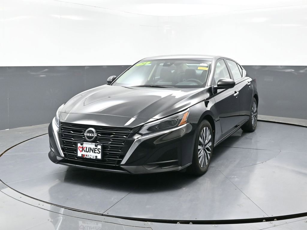 Used 2024 Nissan Altima 2.5 SV image 8
