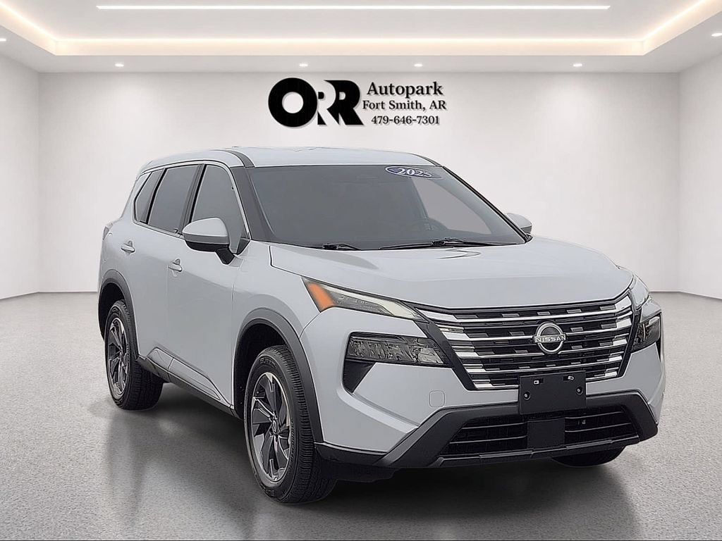 Used 2025 Nissan Rogue SV FWD video 1