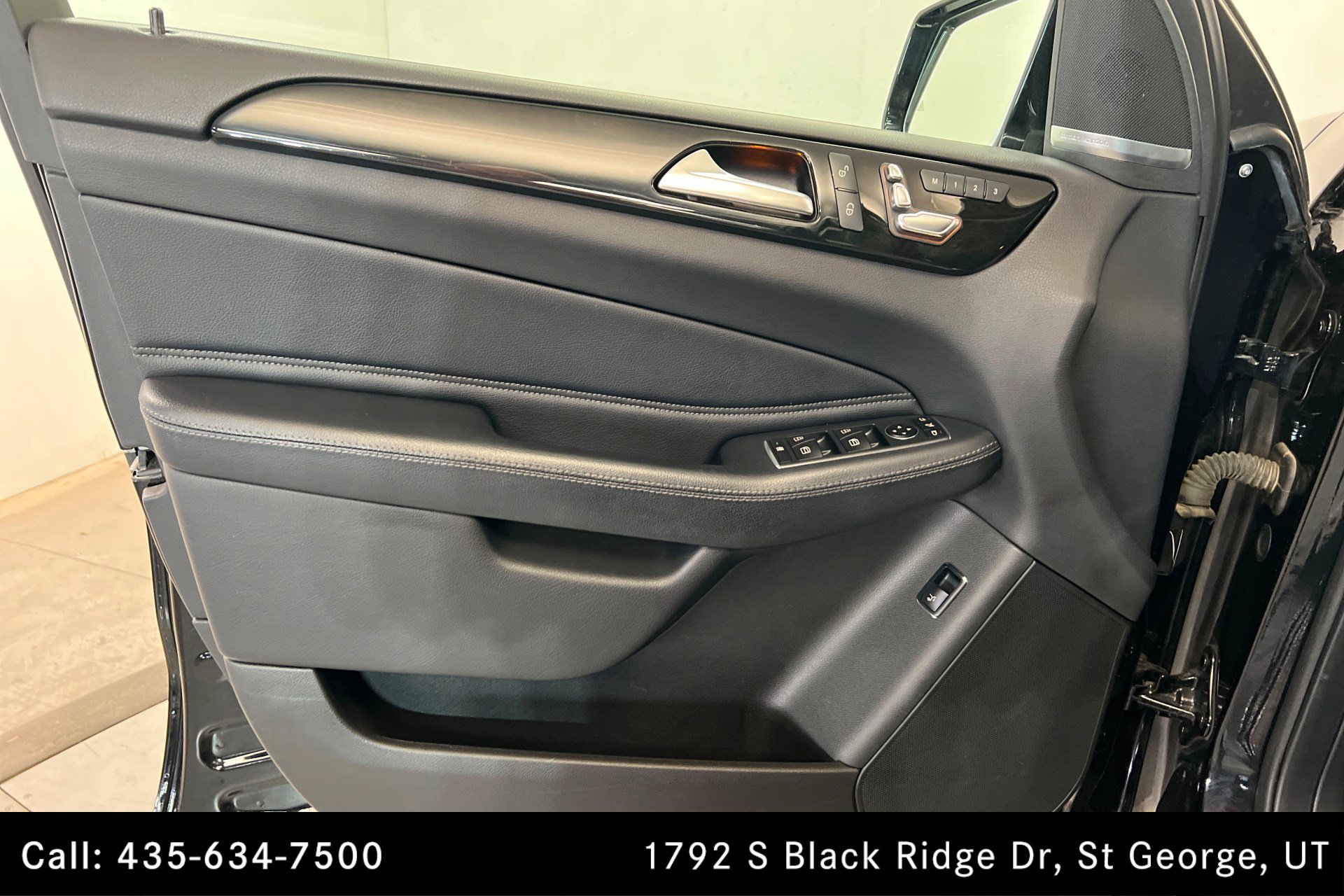 Used 2019 Mercedes-Benz GLE 400 4MATIC w/ Premium 1 Package image 14