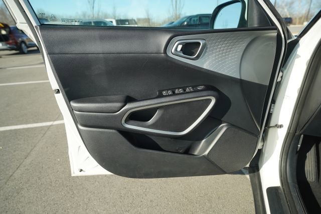 Used 2022 Kia Soul LX w/ Technology Package image 13
