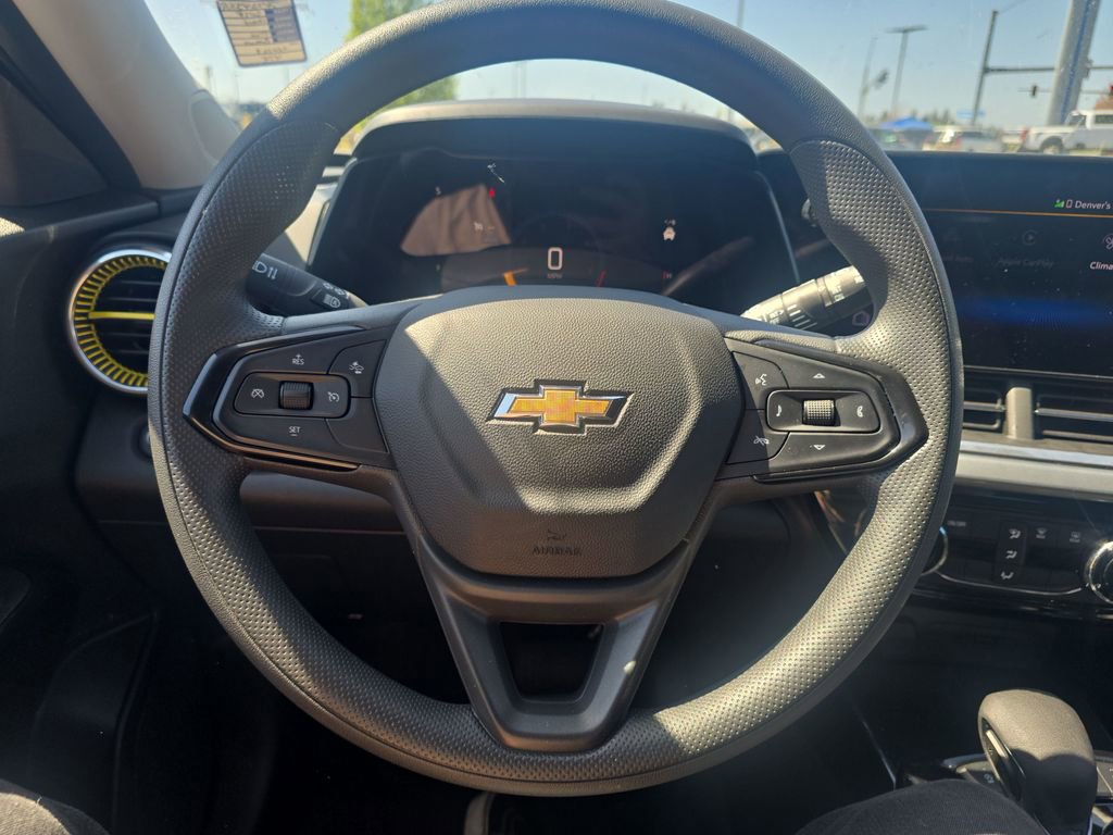 Used 2024 Chevrolet Trax LT FWD image 14