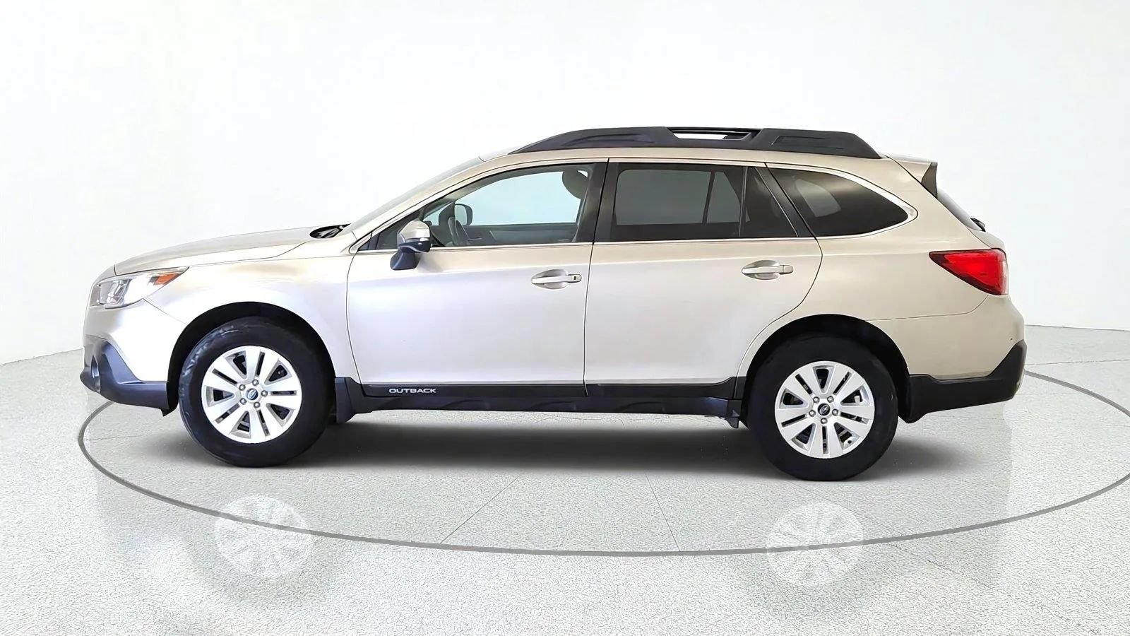 Used 2018 Subaru Outback 2.5i Premium AWD/4WD image 5