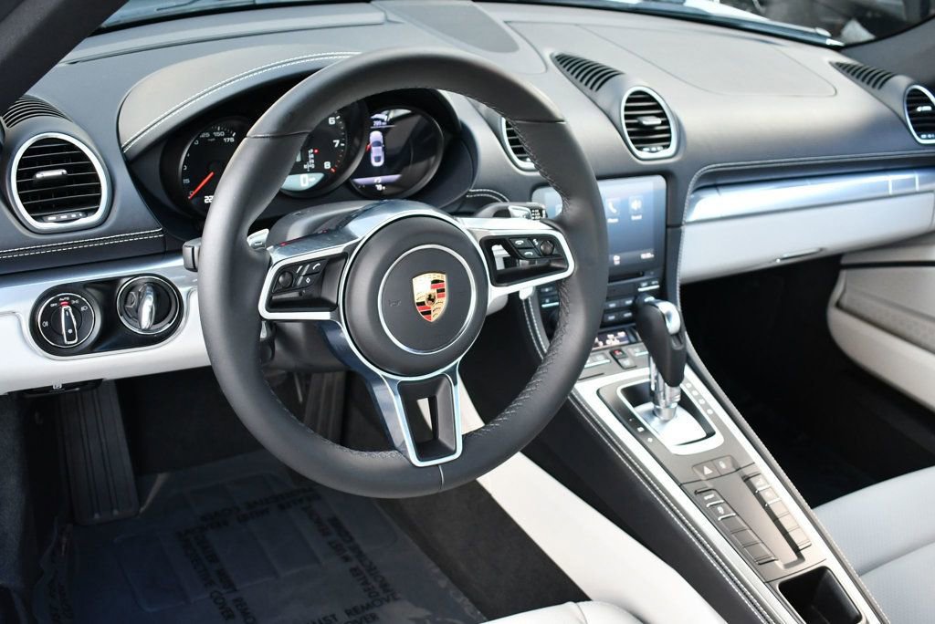 Used 2018 Porsche 718 Cayman RWD image 37