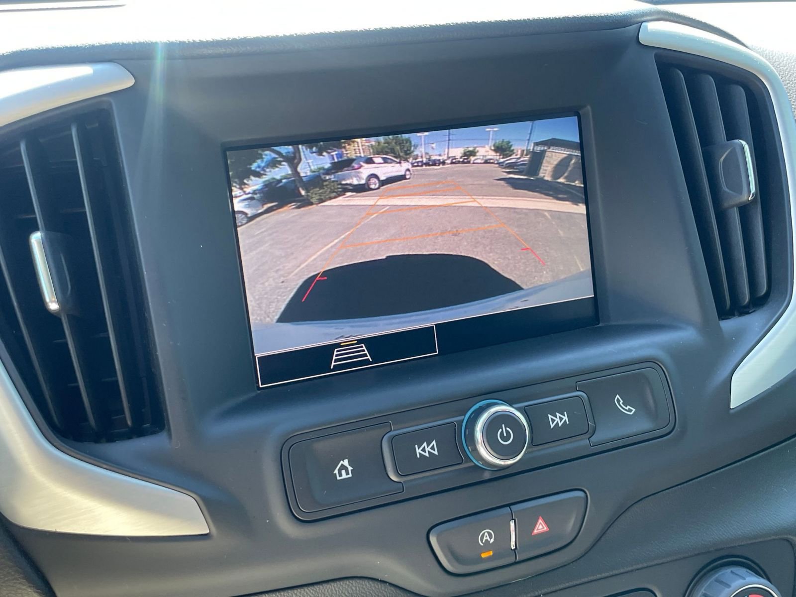 Used 2024 GMC Terrain SLE image 17