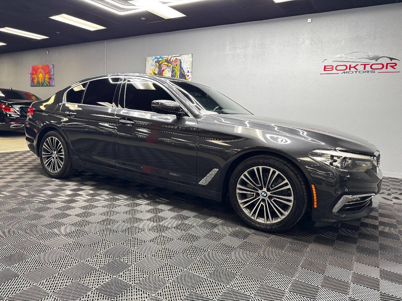 Used 2018 BMW 530i image 1