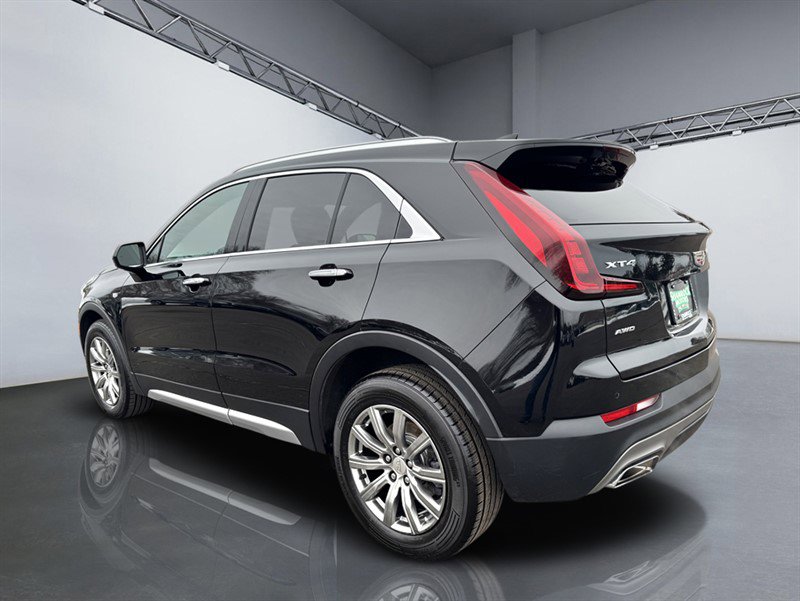 Used 2019 Cadillac XT4 Premium Luxury w/ Cold Weather Package image 5
