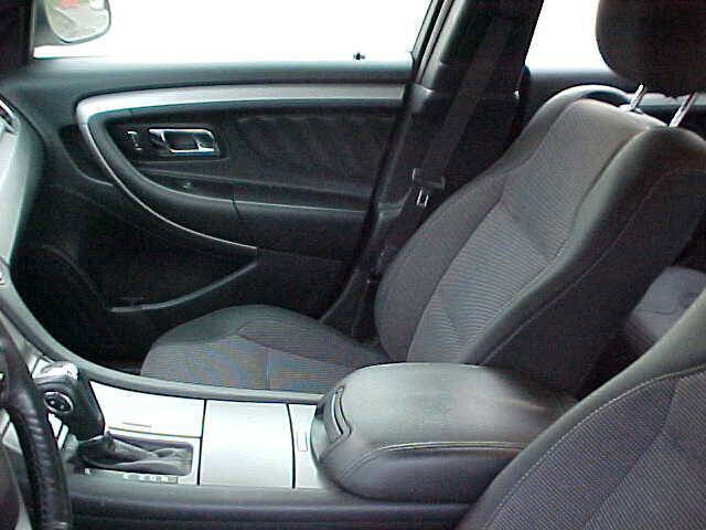 Used 2015 Ford Taurus SEL image 16