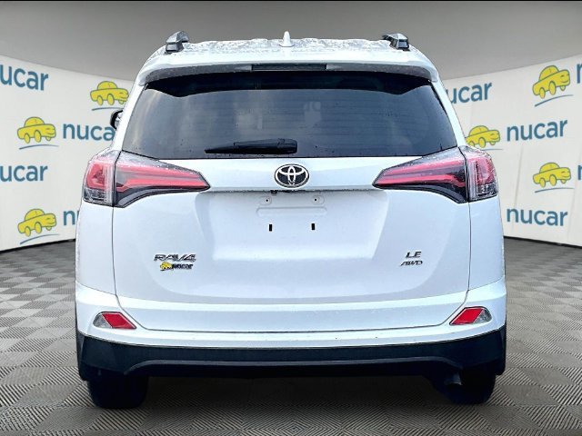 Used 2018 Toyota RAV4 LE AWD/4WD image 4