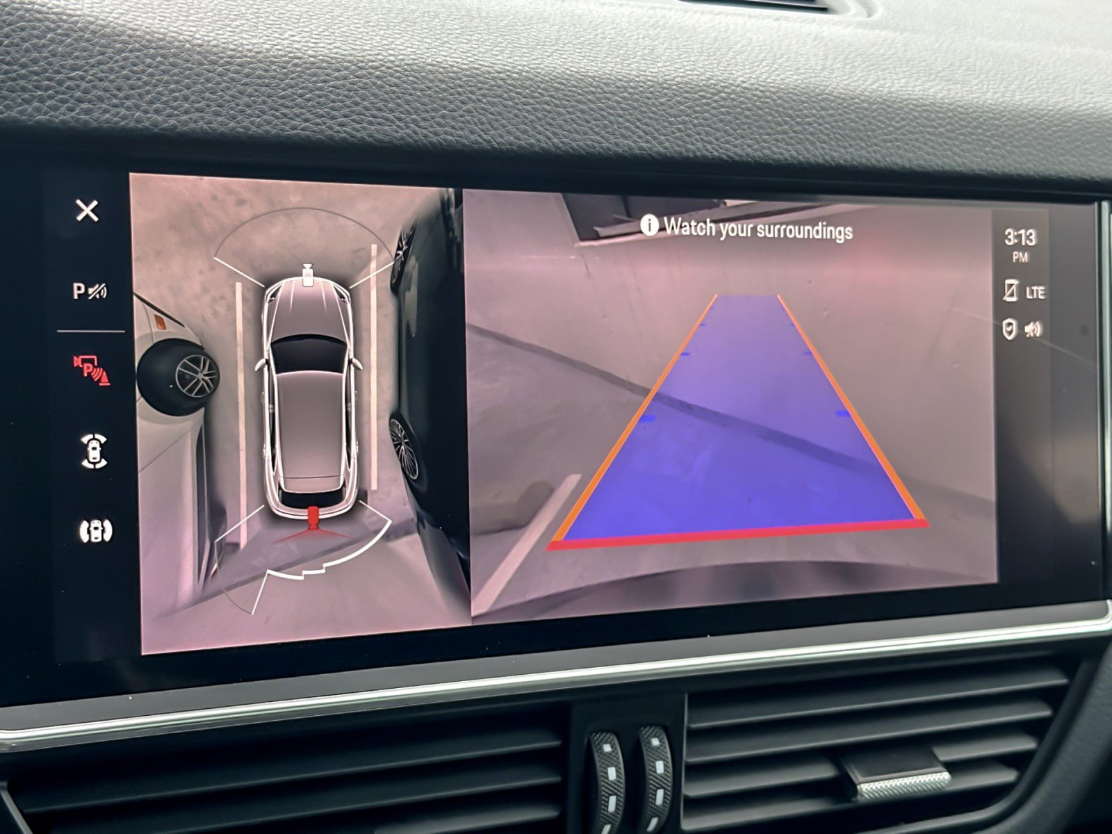 Used 2023 Porsche Cayenne Platinum Edition image 20