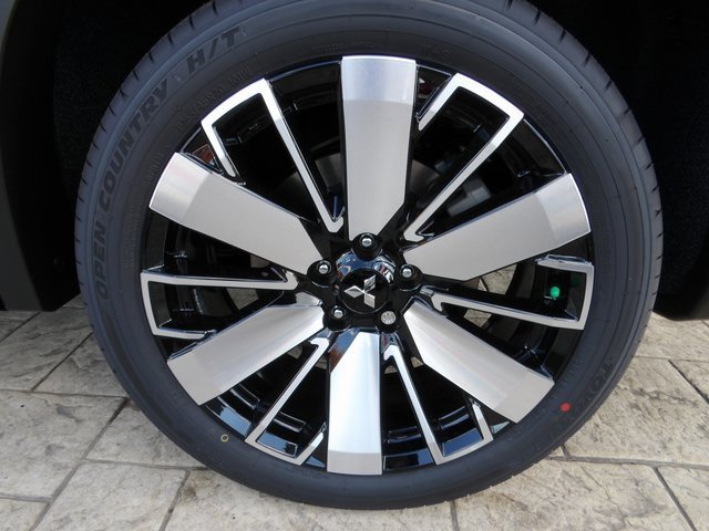 New 2025 Mitsubishi Outlander SEL image 12