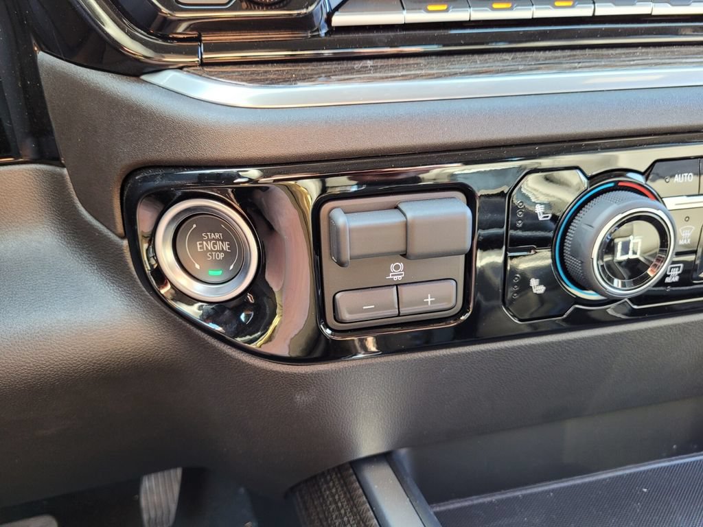 New 2025 Chevrolet Silverado 1500 RST w/ Redline Edition AWD/4WD image 27