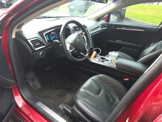 Used 2019 Ford Fusion Titanium FWD image 2